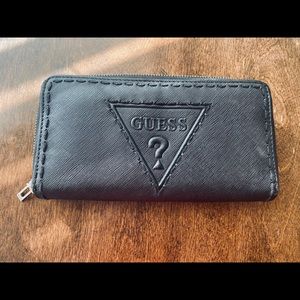 ~NWOT Guess Wallet~